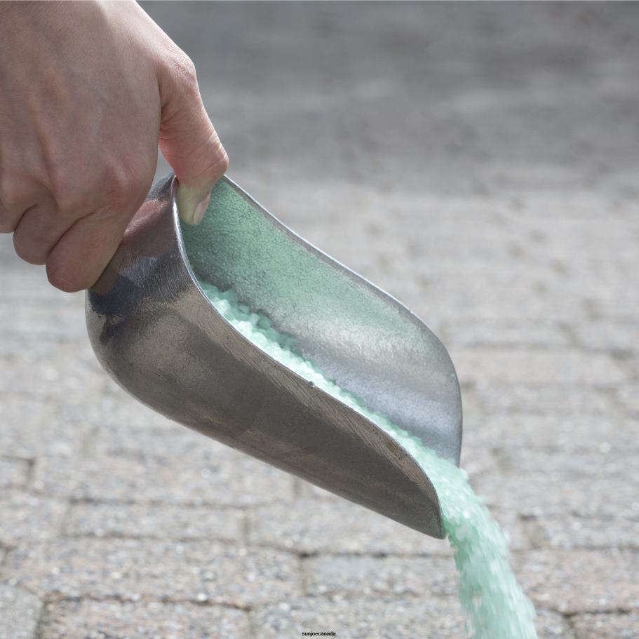 Tools | Sun Joe Snow Joe MELT25EB-BKT Premium Enviro Blend Ice Melter w/ CMA | 25-Lbs. X862F62